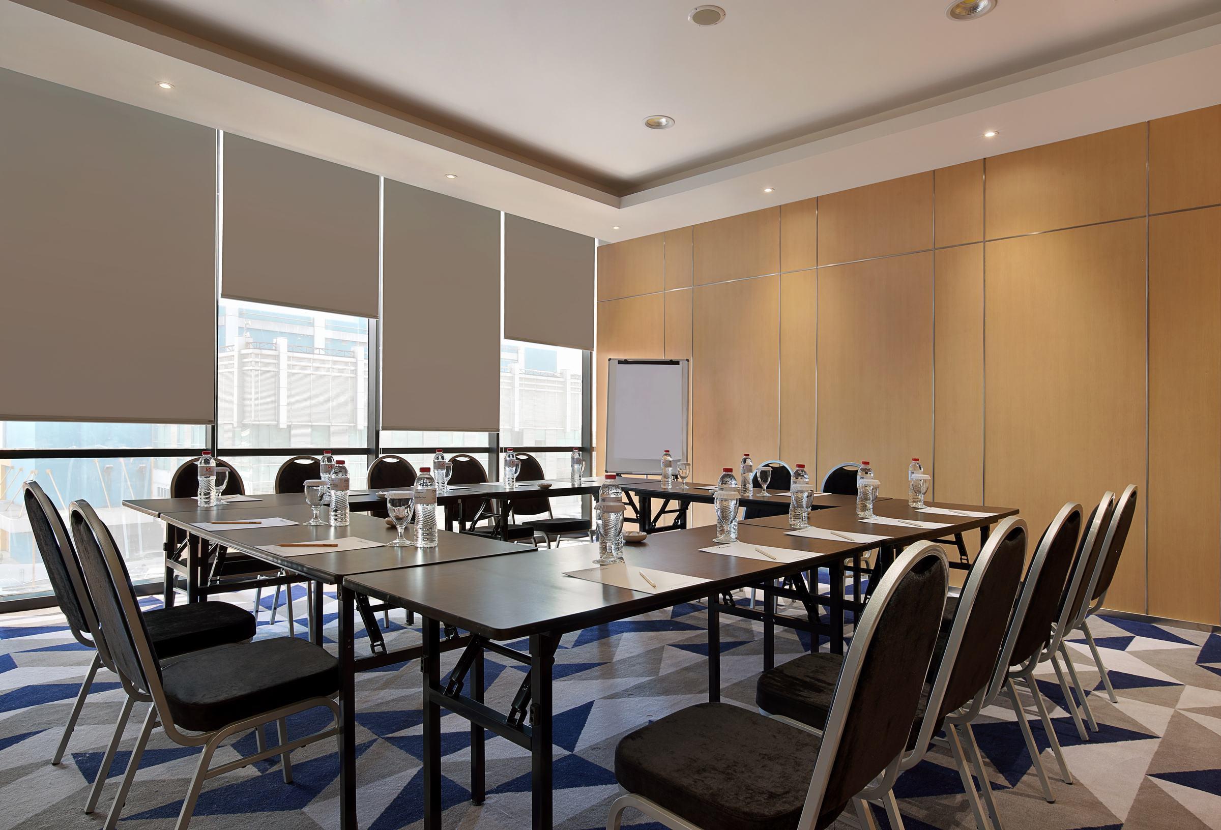 Swiss-Belinn Simatupang Jakarta Exteriér fotografie